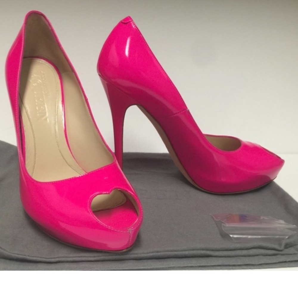 ALEXANDER MCQUEEN Italy Pink Patent Leather Heart Peeptoe Pump Stiletto NEW 39